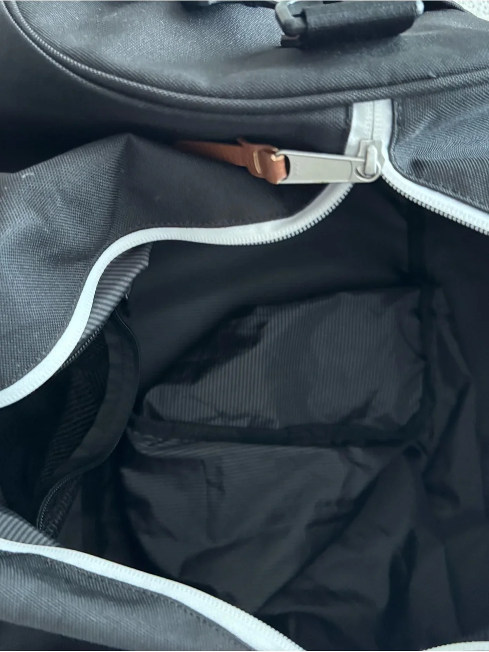 Herschel Supply Co. versatile black